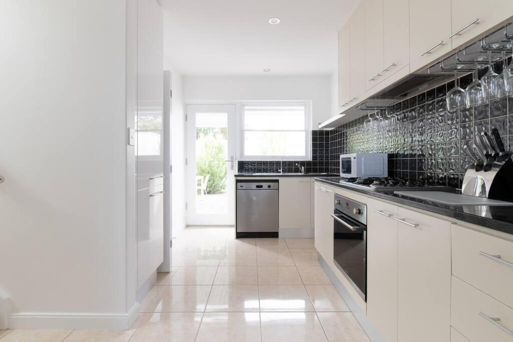 Sunset Sands On Esplanade By Host Solutions * West Beach