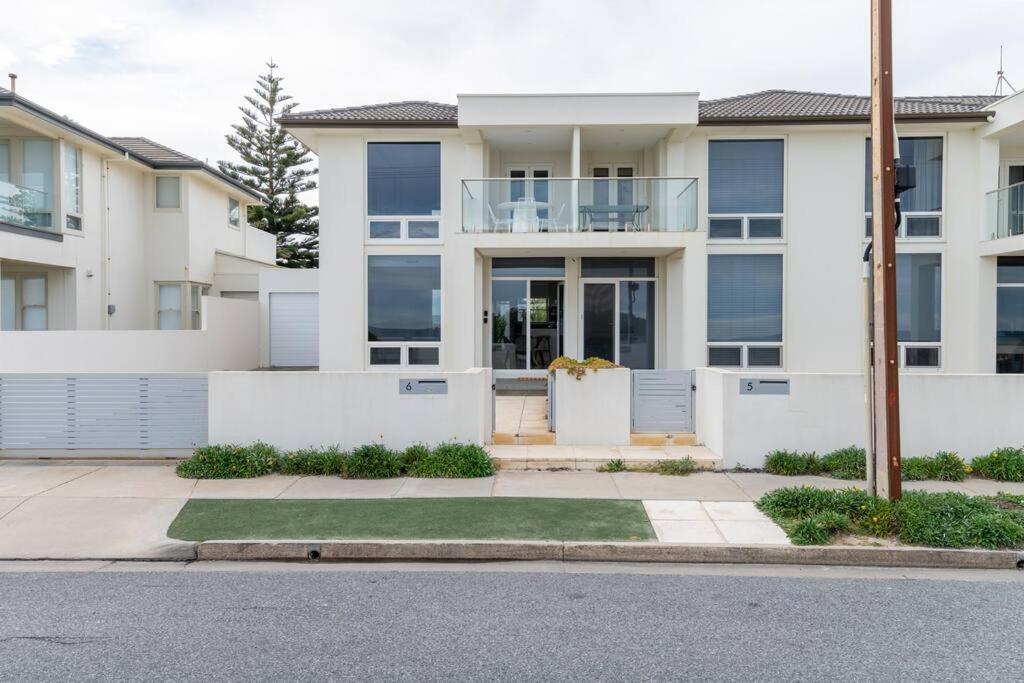 Sunset Sands On Esplanade By Host Solutions