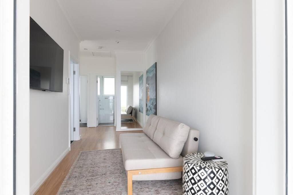 Holiday home Sunset Sands On Esplanade By Host Solutions West Beach